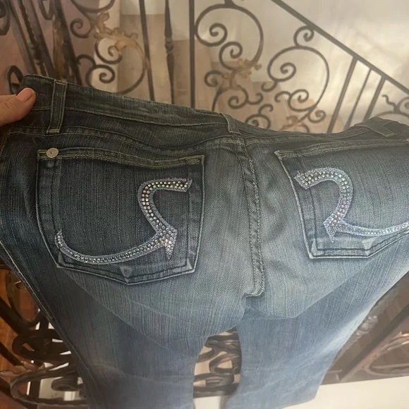 Rock & Republic Rhinestone R Pocket - Picture 3 of 4